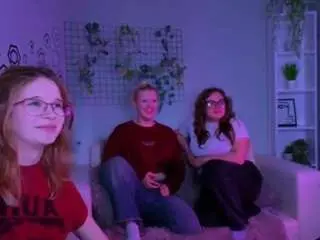 Ylia-fress  live sex cam