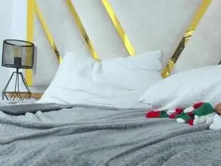 Slut-milf  live sex cam