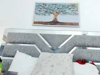 Slut-milf  live sex cam