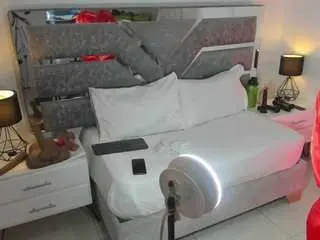 Slut-milf  live sex cam