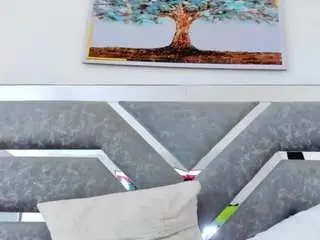 Slut-milf  live sex cam