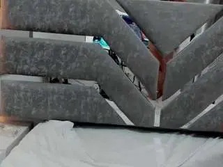 Slut-milf  live sex cam