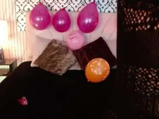 Chloe-brm  live sex cam