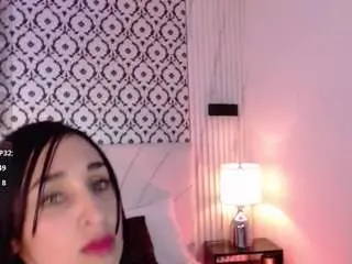Chloe-brm  live sex cam