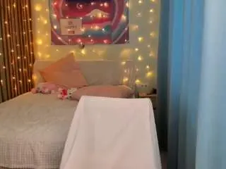 Elara-vee  live sex cam