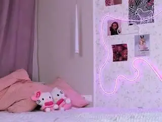 Elara-vee  live sex cam