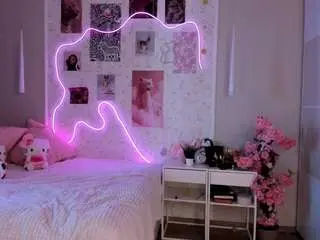 Elara-vee  live sex cam