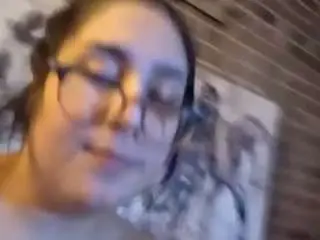 Honestlyfux  live sex cam