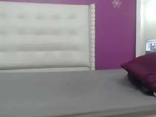 Hugeass-destroyer  live sex cam