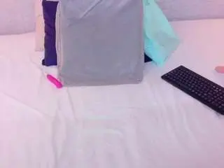 Hugeass-destroyer  live sex cam