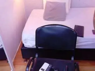 Hugeass-destroyer  live sex cam