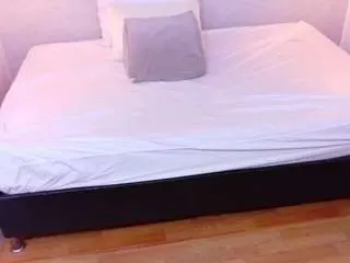 Hugeass-destroyer  live sex cam