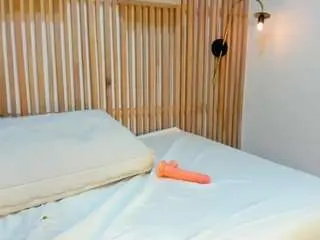 Selena-holt  live sex cam