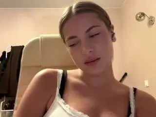 Stephanimaggio  live sex cam