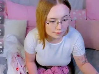 Tinawalked  live sex cam