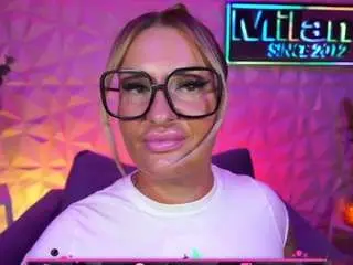 Tamaramilano  live sex cam