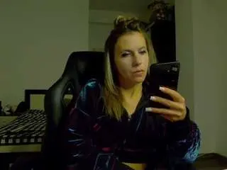 Dedesibel1  live sex cam