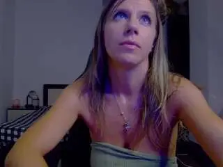 Dedesibel1  live sex cam