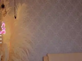 Luciabrown1  live sex cam