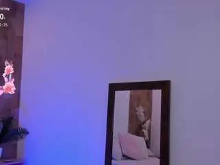 Luciabrown1  live sex cam