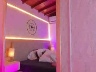 Melodyy-rose  live sex cam