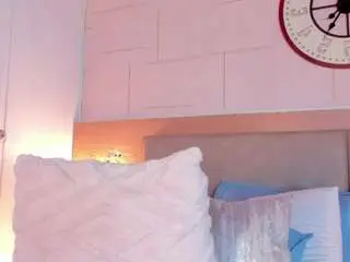 Melodyy-rose  live sex cam