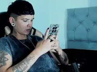 Naughtyboyrx  live sex cam