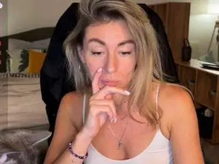 Aliceevan  live sex cam