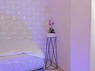 Antonella-lovee  live sex cam