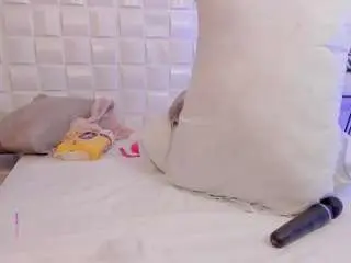 Antonella-lovee  live sex cam