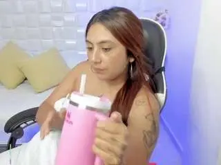 Antonella-lovee  live sex cam