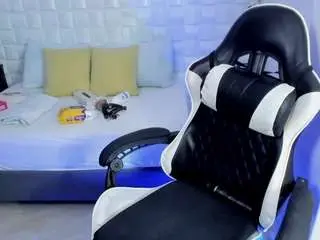 Antonella-lovee  live sex cam