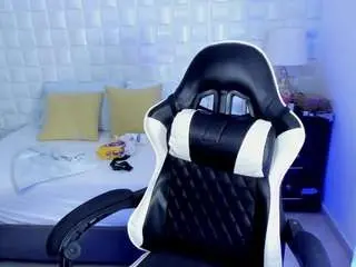 Antonella-lovee  live sex cam