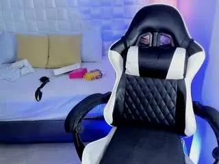 Antonella-lovee  live sex cam
