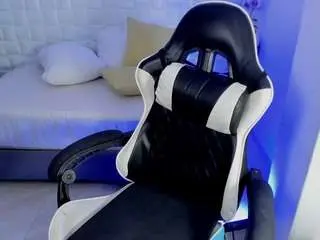 Antonella-lovee  live sex cam