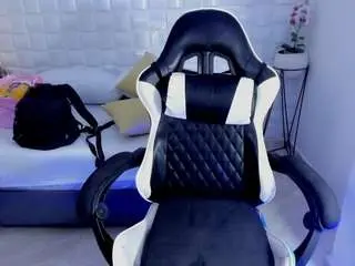 Antonella-lovee  live sex cam