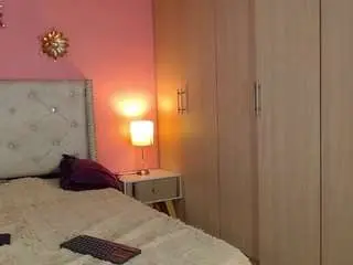 Mia-coluccii  live sex cam