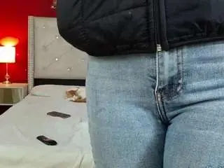 Mia-coluccii  live sex cam