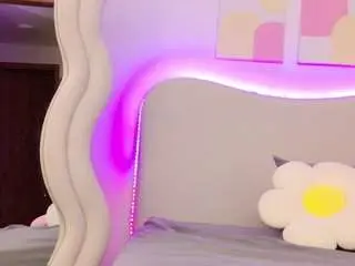 Innocentladyy  live sex cam