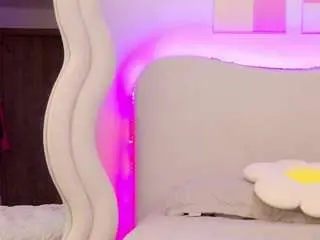 Innocentladyy  live sex cam