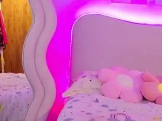 Innocentladyy  live sex cam