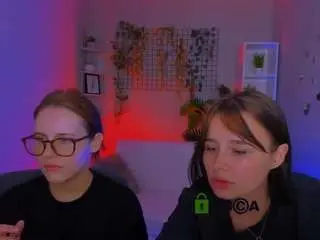 Yourhailey  live sex cam