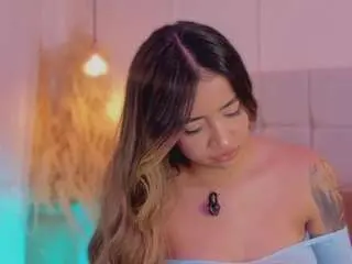 Crystal-watson  live sex cam