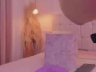 Crystal-watson  live sex cam