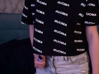 Liviashy  live sex cam
