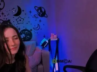 Caroline-honeyy1  live sex cam
