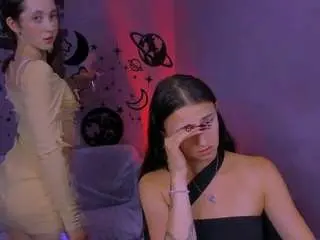 Caroline-honeyy1  live sex cam