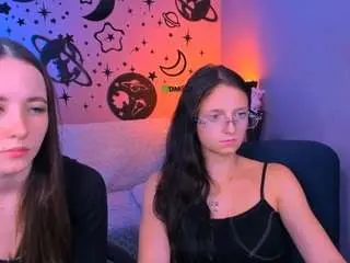 Caroline-honeyy1  live sex cam