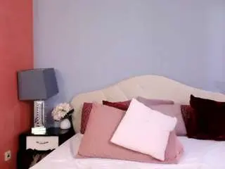 Hornyymilff  live sex cam