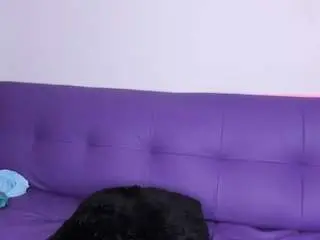 Stud-threesomenomercyy  live sex cam